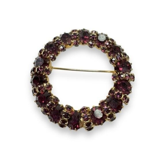 Unsigned Weiss Purple Crystal Gold Tone Wreath Brooch UV Glow Manganese 1.5" - Picture 1 of 8